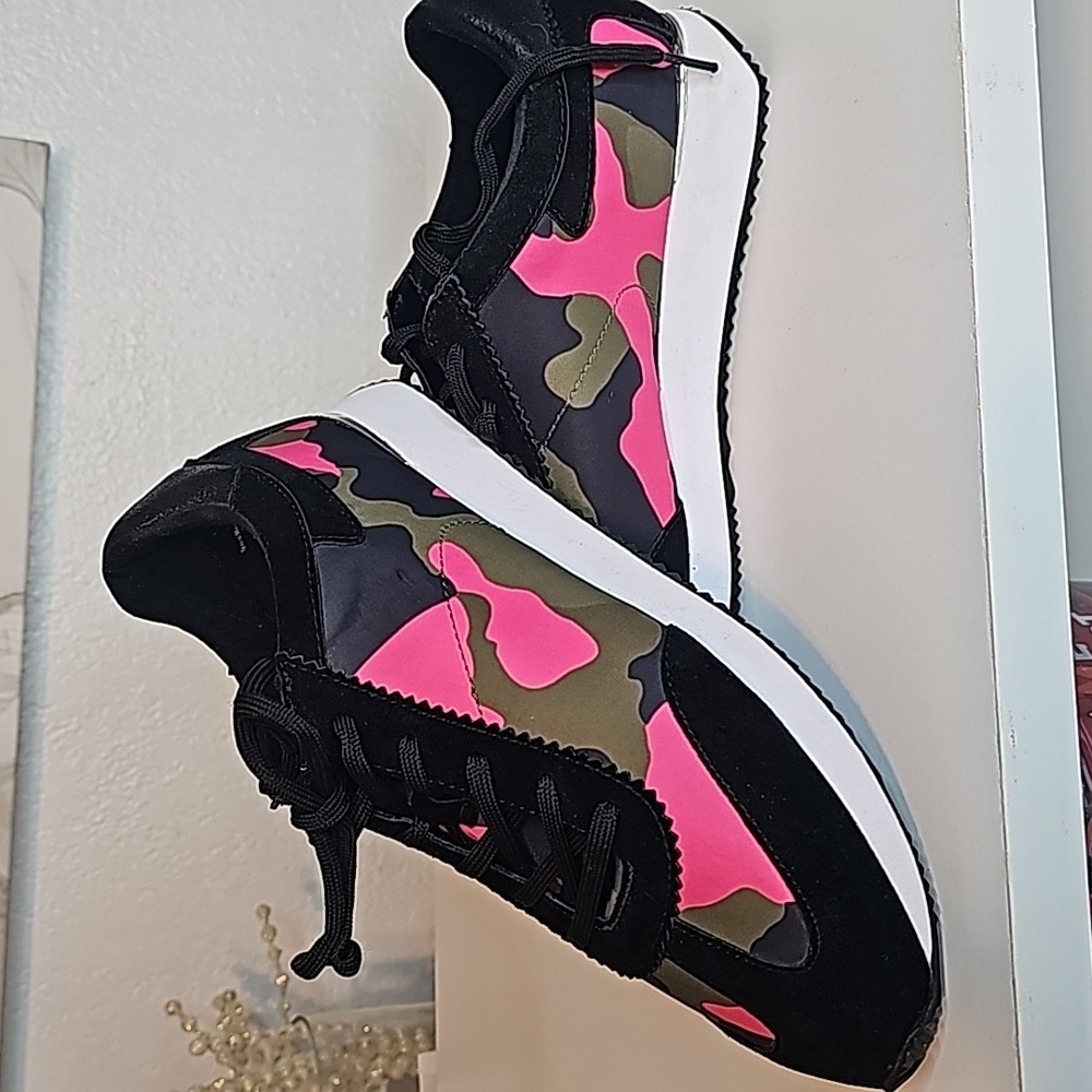 Dkny Womens Arlie Running StyleSneakers Black Pink Green Low Top Shoes Size 9.5M